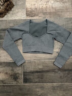 Ribbed Scoop-Neck Long Sleeve Crop Top